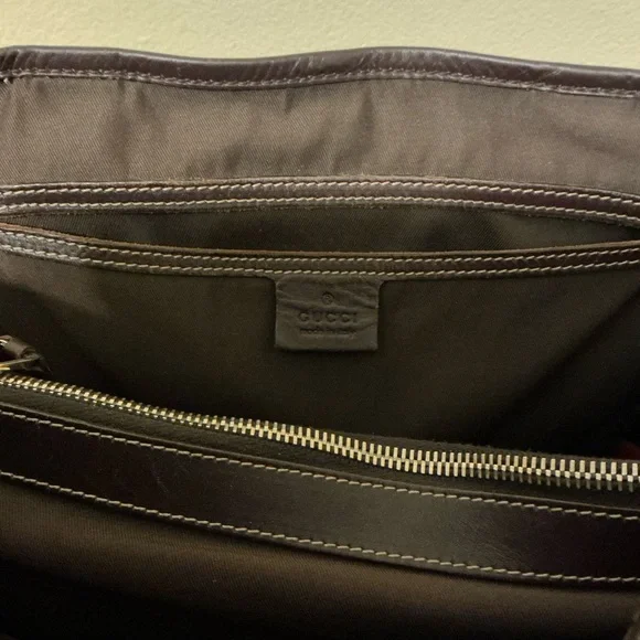 Gucci GG Supreme Large Joy Tote Bag - Picture 10 of 15